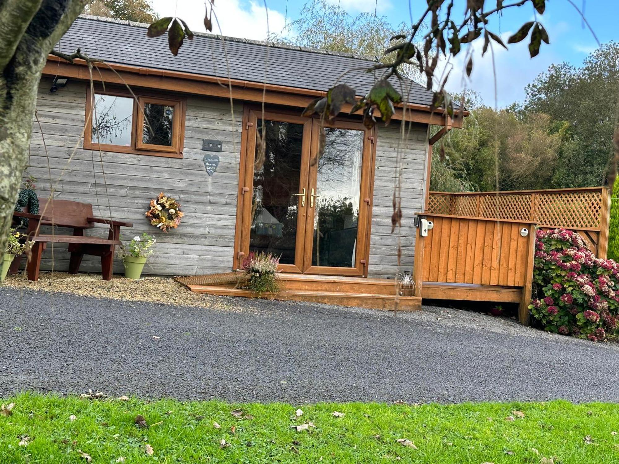 Swansea Log Cabin Pontardawe Ngoại thất bức ảnh