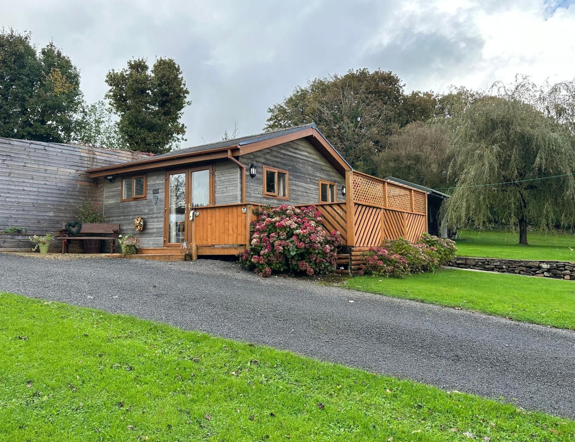 Swansea Log Cabin Pontardawe Ngoại thất bức ảnh